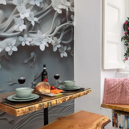 Traditional With Maltese Internal Court Yard - Designed With Traditional Stone And Tiling * Valletta