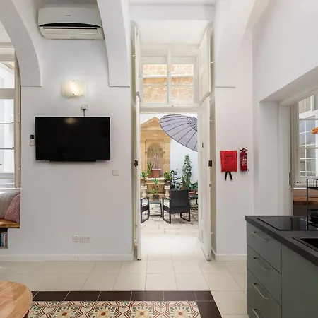 Apartment Traditional With Maltese Internal Court Yard - Designed With Traditional Stone And Tiling