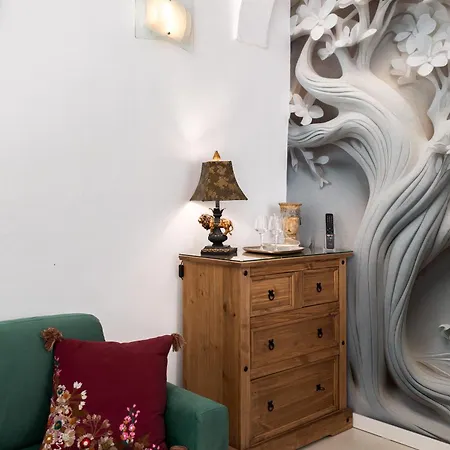 Traditional With Maltese Internal Court Yard - Designed With Traditional Stone And Tiling Apartmán