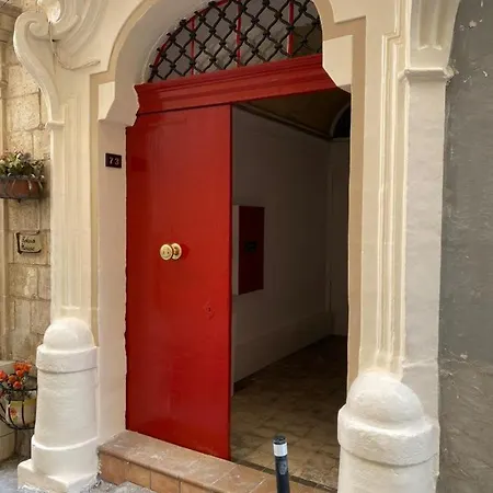 Traditional With Maltese Internal Court Yard - Designed With Traditional Stone And Tiling * Valletta