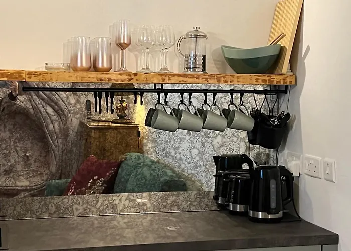 Traditional With Maltese Internal Court Yard - Designed With Traditional Stone And Tiling *