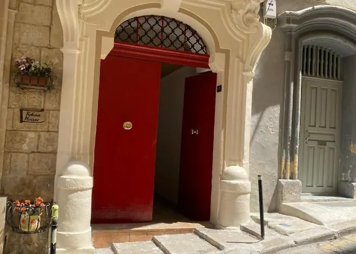 Traditional With Maltese Internal Court Yard - Designed With Traditional Stone And Tiling Valeta